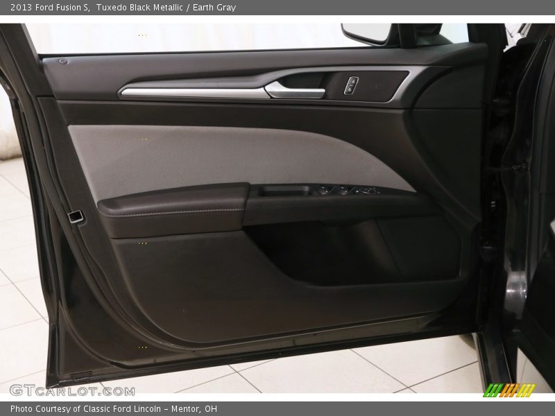 Tuxedo Black Metallic / Earth Gray 2013 Ford Fusion S