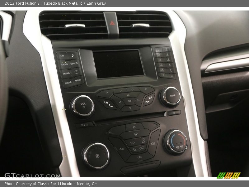 Tuxedo Black Metallic / Earth Gray 2013 Ford Fusion S