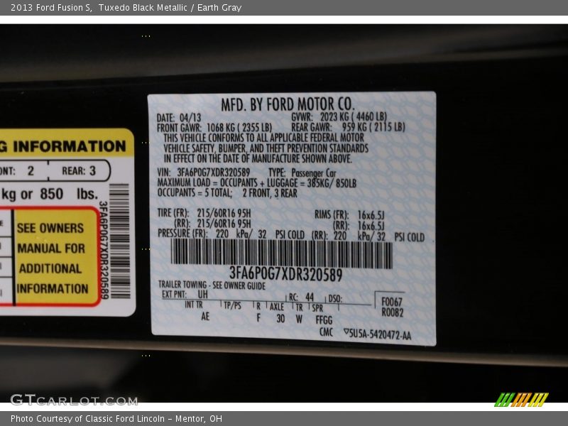 Tuxedo Black Metallic / Earth Gray 2013 Ford Fusion S