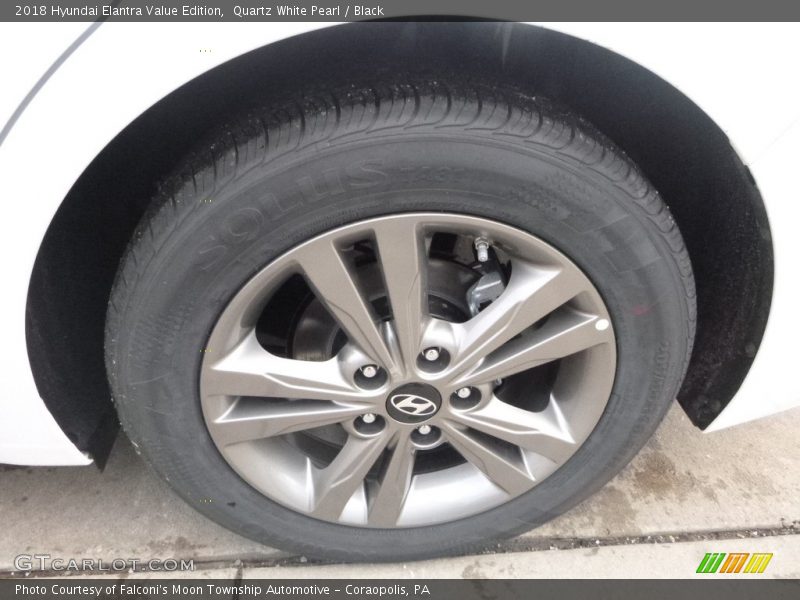 Quartz White Pearl / Black 2018 Hyundai Elantra Value Edition