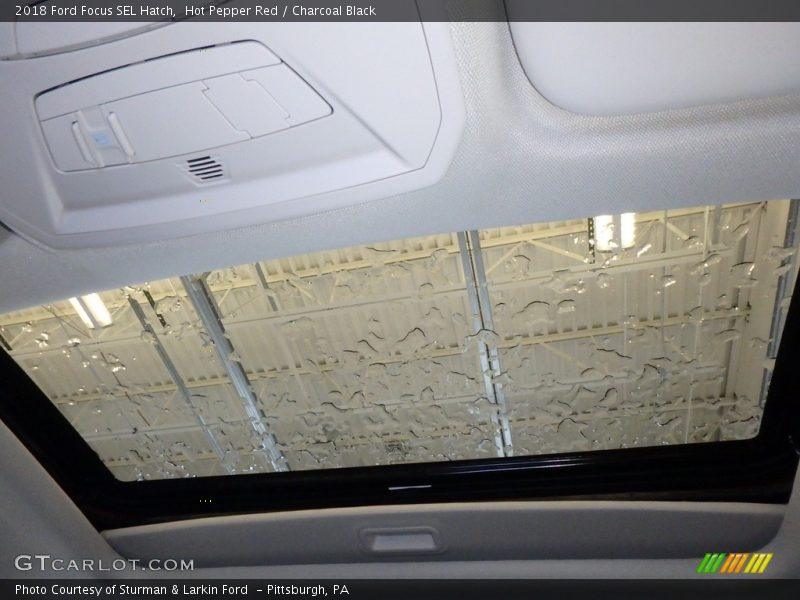 Hot Pepper Red / Charcoal Black 2018 Ford Focus SEL Hatch
