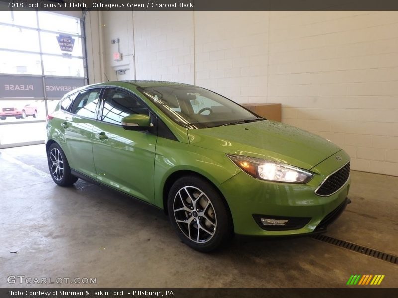Front 3/4 View of 2018 Focus SEL Hatch