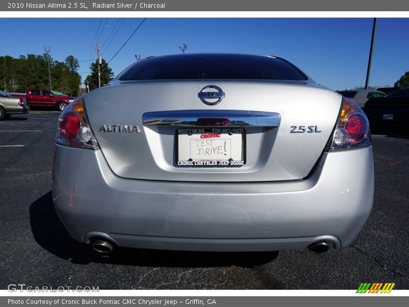 Radiant Silver / Charcoal 2010 Nissan Altima 2.5 SL
