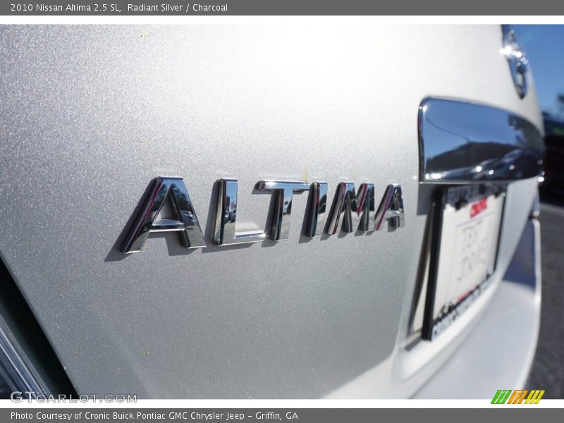 Radiant Silver / Charcoal 2010 Nissan Altima 2.5 SL