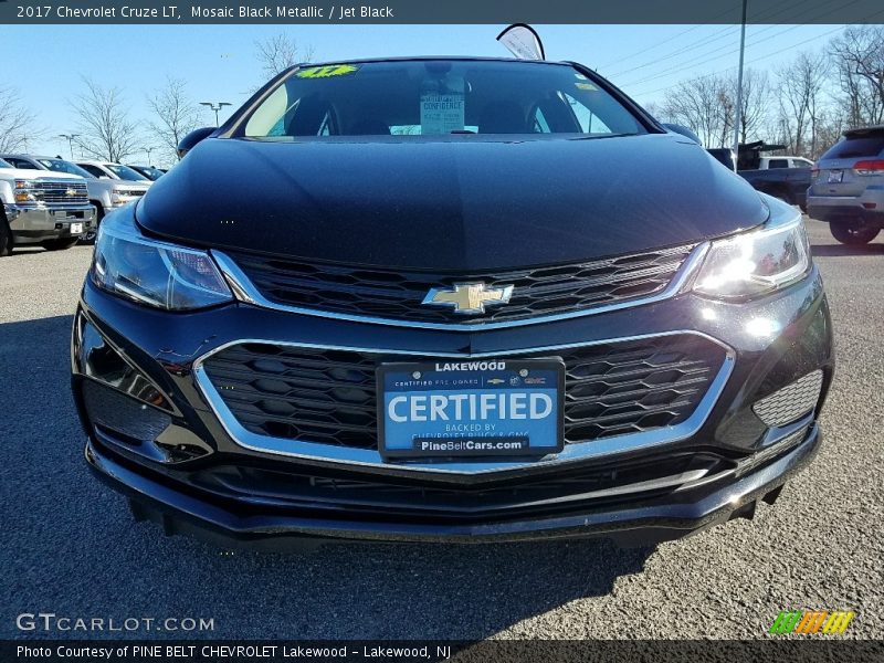 Mosaic Black Metallic / Jet Black 2017 Chevrolet Cruze LT