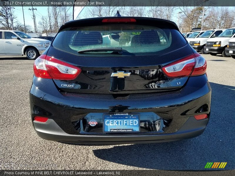 Mosaic Black Metallic / Jet Black 2017 Chevrolet Cruze LT