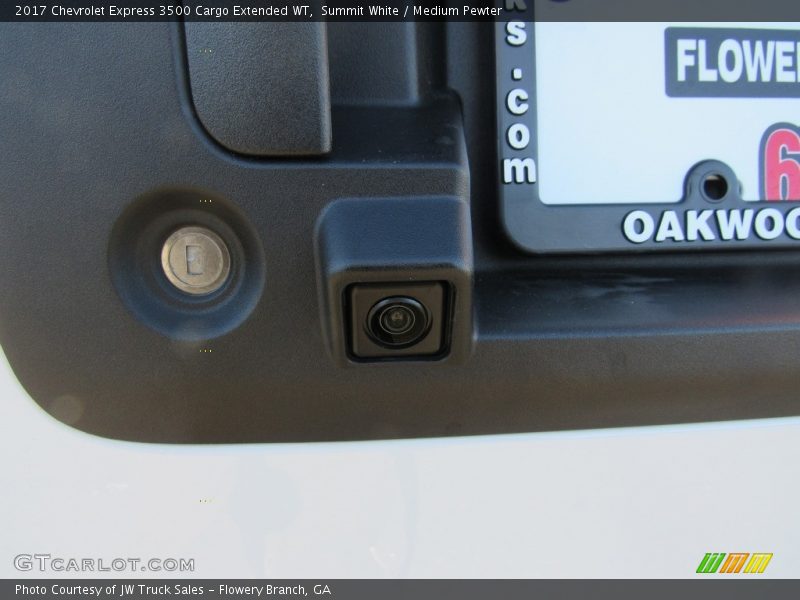 Summit White / Medium Pewter 2017 Chevrolet Express 3500 Cargo Extended WT