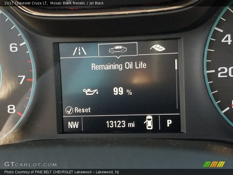 Mosaic Black Metallic / Jet Black 2017 Chevrolet Cruze LT