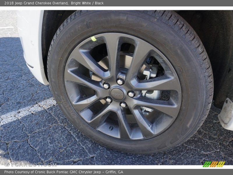 Bright White / Black 2018 Jeep Grand Cherokee Overland