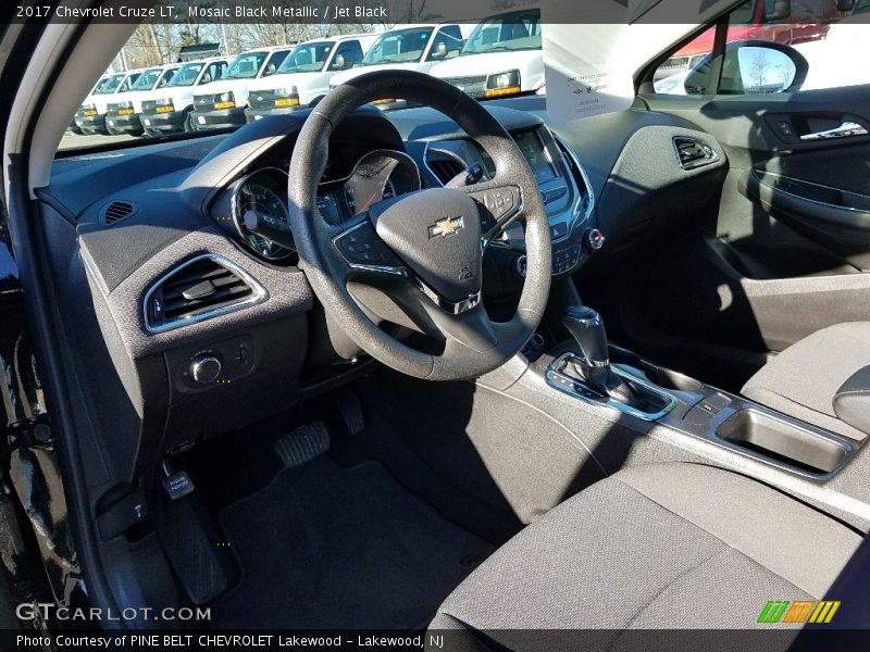 Mosaic Black Metallic / Jet Black 2017 Chevrolet Cruze LT