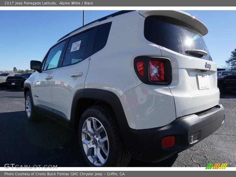 Alpine White / Black 2017 Jeep Renegade Latitude