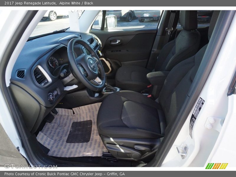 Alpine White / Black 2017 Jeep Renegade Latitude