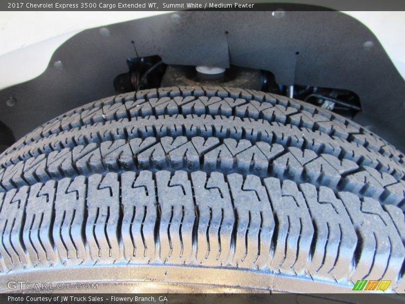 Summit White / Medium Pewter 2017 Chevrolet Express 3500 Cargo Extended WT
