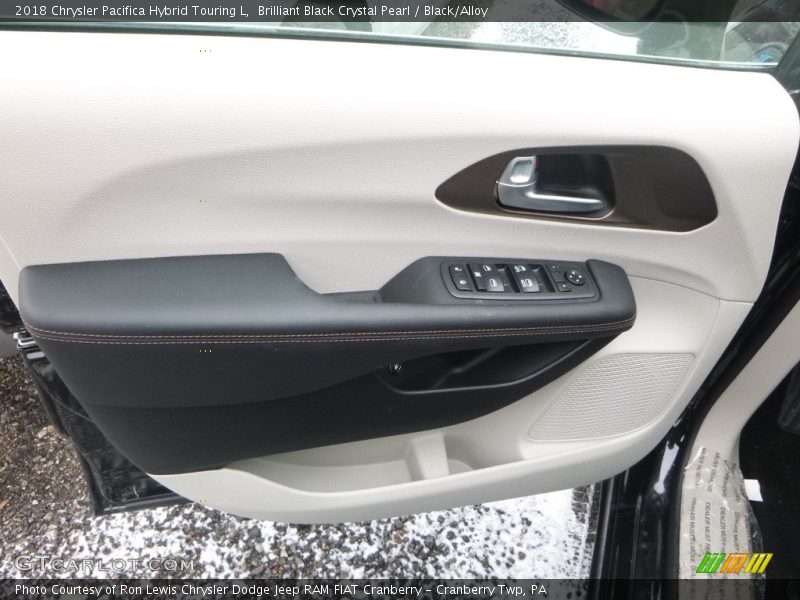 Brilliant Black Crystal Pearl / Black/Alloy 2018 Chrysler Pacifica Hybrid Touring L