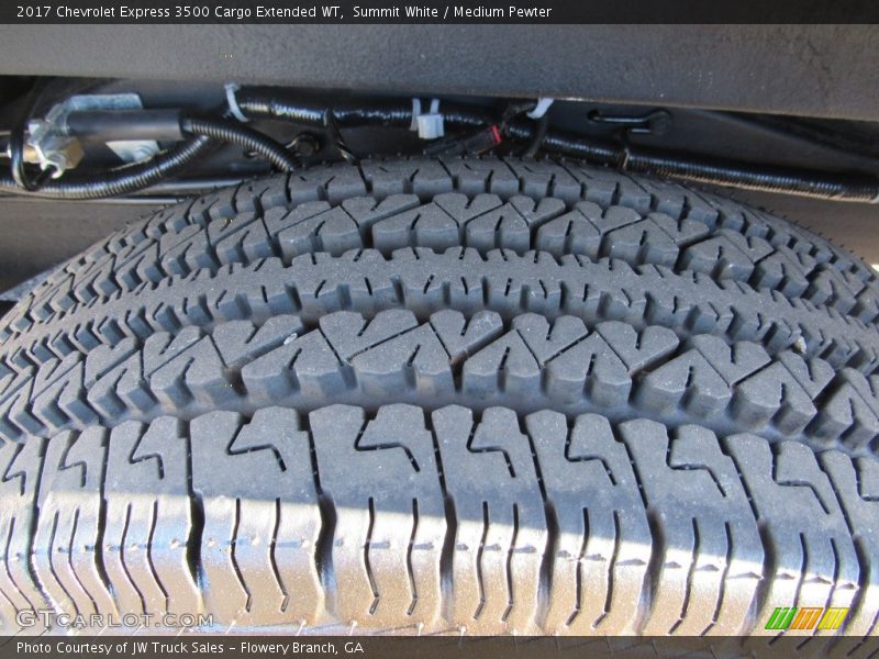 Summit White / Medium Pewter 2017 Chevrolet Express 3500 Cargo Extended WT