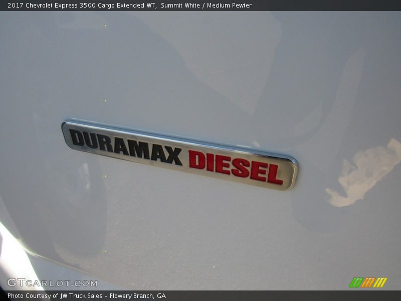 Summit White / Medium Pewter 2017 Chevrolet Express 3500 Cargo Extended WT