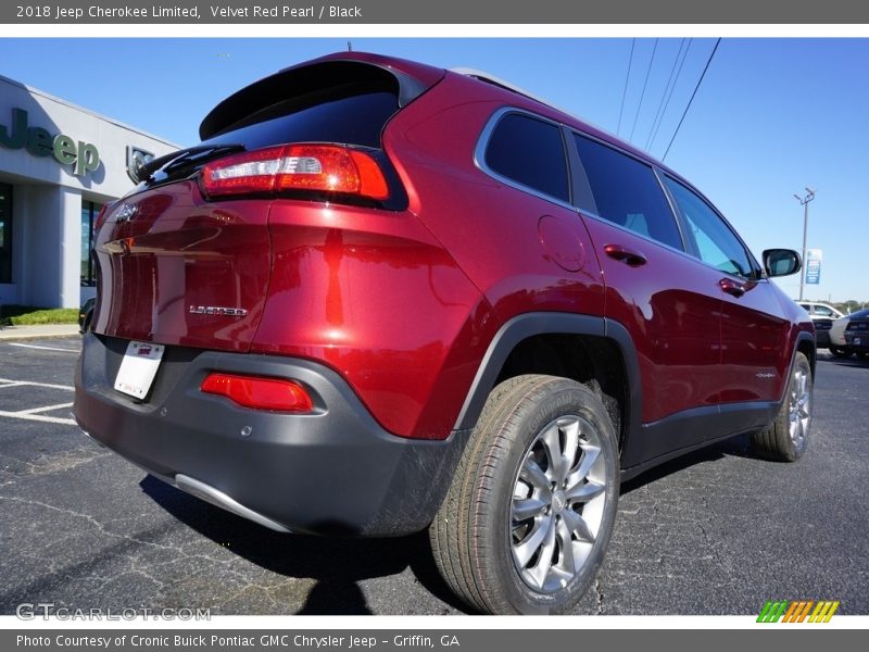 Velvet Red Pearl / Black 2018 Jeep Cherokee Limited