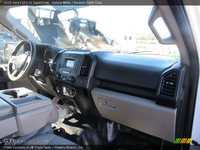 Oxford White / Medium Earth Gray 2015 Ford F150 XL SuperCrew