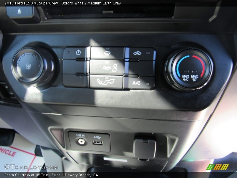 Oxford White / Medium Earth Gray 2015 Ford F150 XL SuperCrew