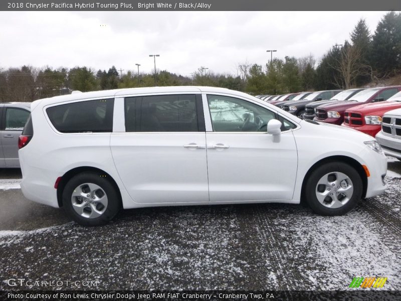 Bright White / Black/Alloy 2018 Chrysler Pacifica Hybrid Touring Plus
