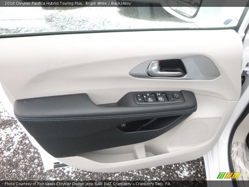 Bright White / Black/Alloy 2018 Chrysler Pacifica Hybrid Touring Plus