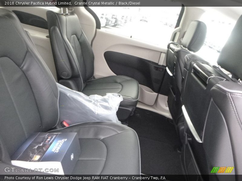 Granite Crystal Metallic / Black/Diesel 2018 Chrysler Pacifica Hybrid Limited