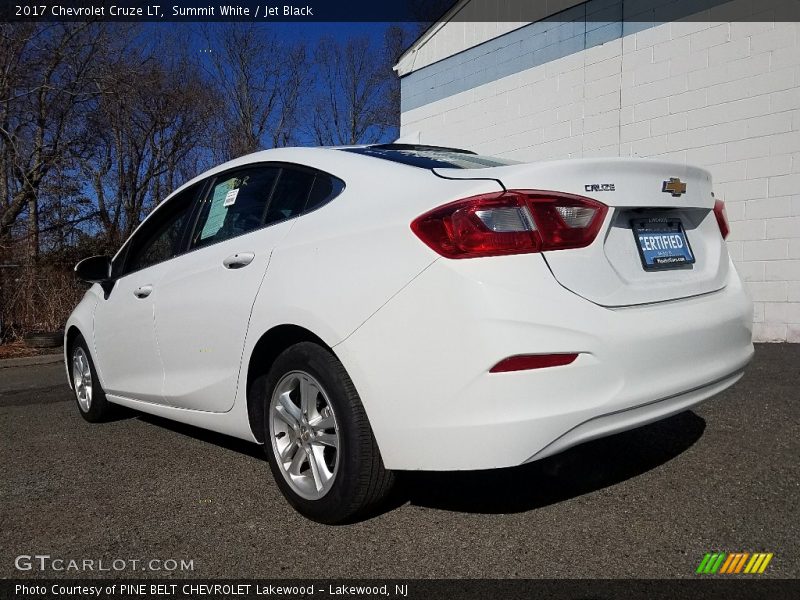 Summit White / Jet Black 2017 Chevrolet Cruze LT