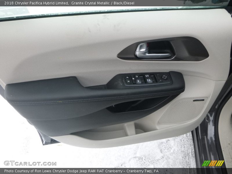 Granite Crystal Metallic / Black/Diesel 2018 Chrysler Pacifica Hybrid Limited