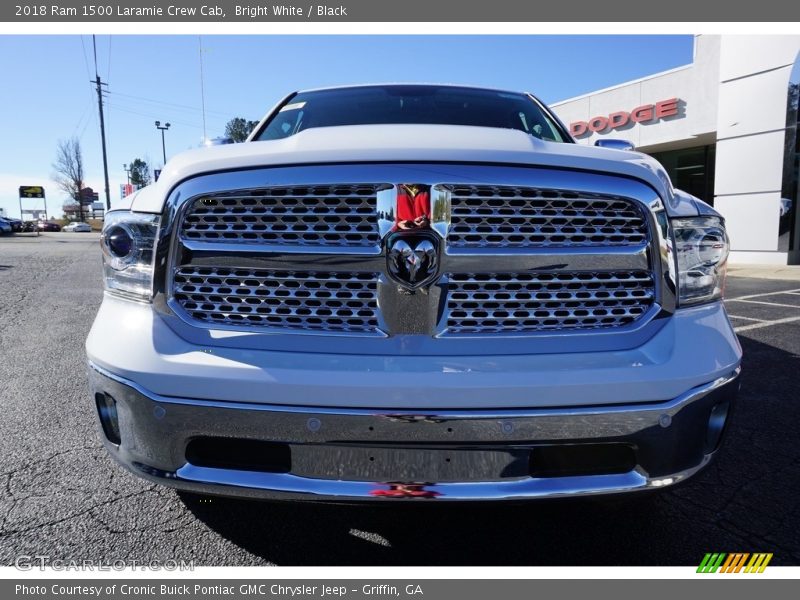 Bright White / Black 2018 Ram 1500 Laramie Crew Cab