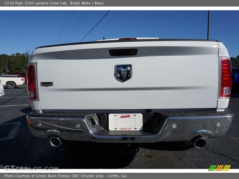 Bright White / Black 2018 Ram 1500 Laramie Crew Cab