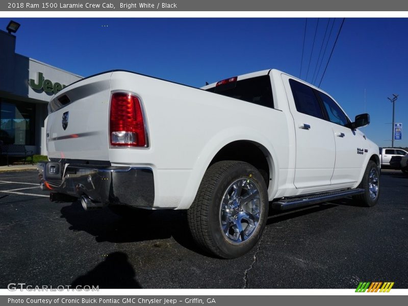 Bright White / Black 2018 Ram 1500 Laramie Crew Cab