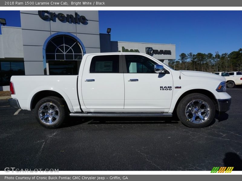 Bright White / Black 2018 Ram 1500 Laramie Crew Cab