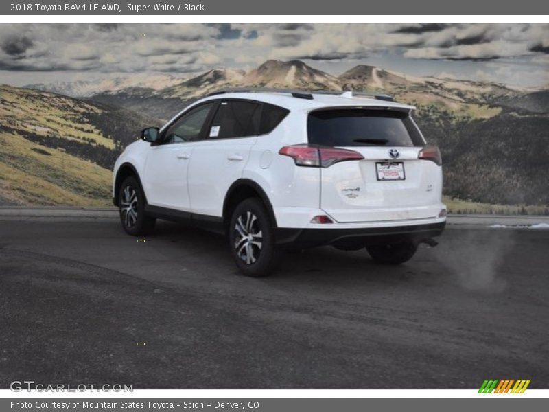Super White / Black 2018 Toyota RAV4 LE AWD