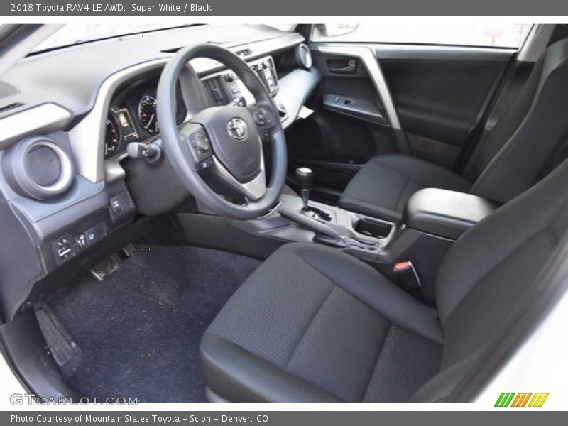Super White / Black 2018 Toyota RAV4 LE AWD