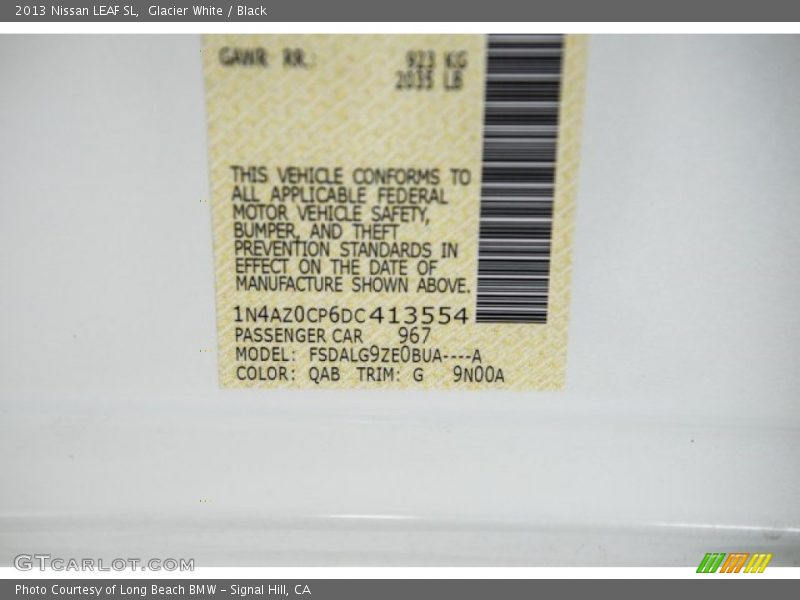 Glacier White / Black 2013 Nissan LEAF SL