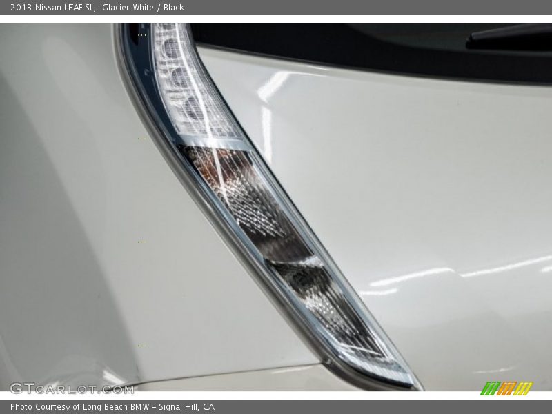 Glacier White / Black 2013 Nissan LEAF SL
