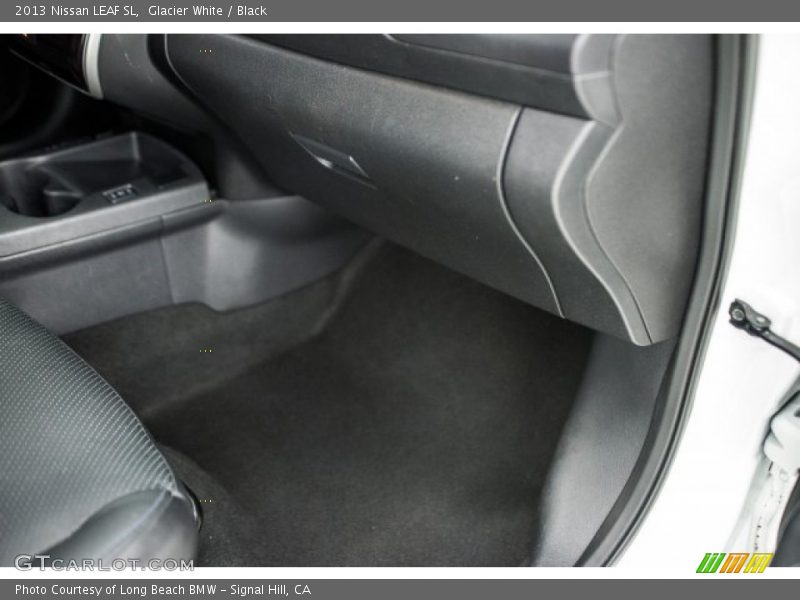 Glacier White / Black 2013 Nissan LEAF SL