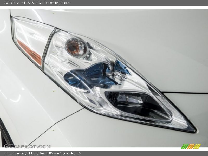 Glacier White / Black 2013 Nissan LEAF SL