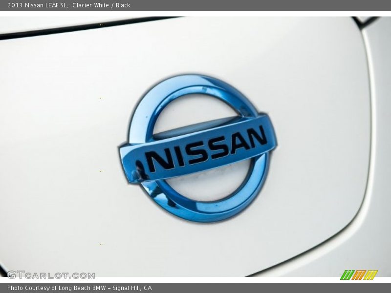 Glacier White / Black 2013 Nissan LEAF SL