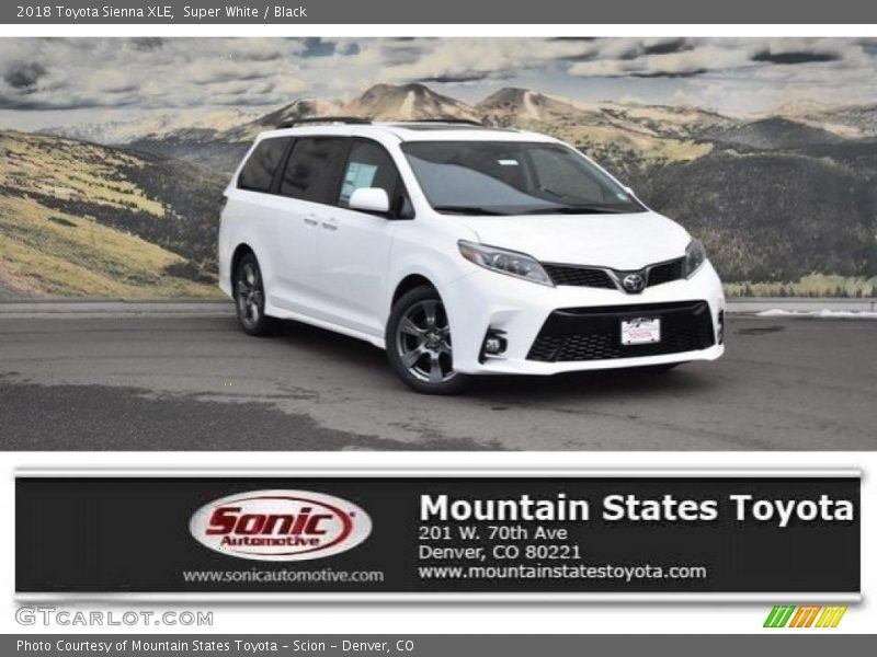 Super White / Black 2018 Toyota Sienna XLE