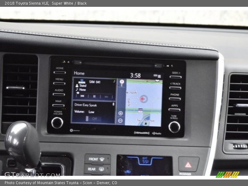 Super White / Black 2018 Toyota Sienna XLE