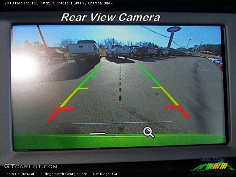 Outrageous Green / Charcoal Black 2018 Ford Focus SE Hatch