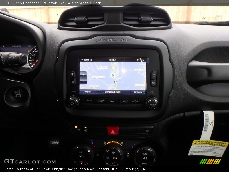 Alpine White / Black 2017 Jeep Renegade Trailhawk 4x4