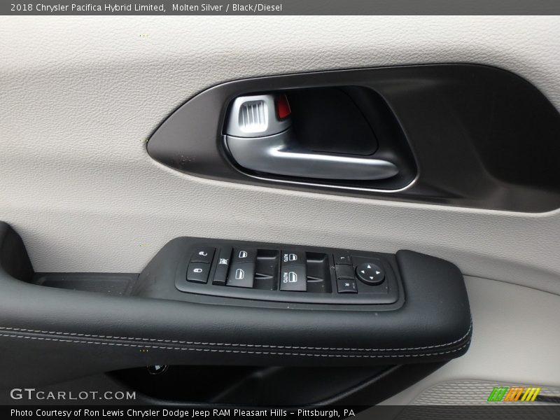 Molten Silver / Black/Diesel 2018 Chrysler Pacifica Hybrid Limited