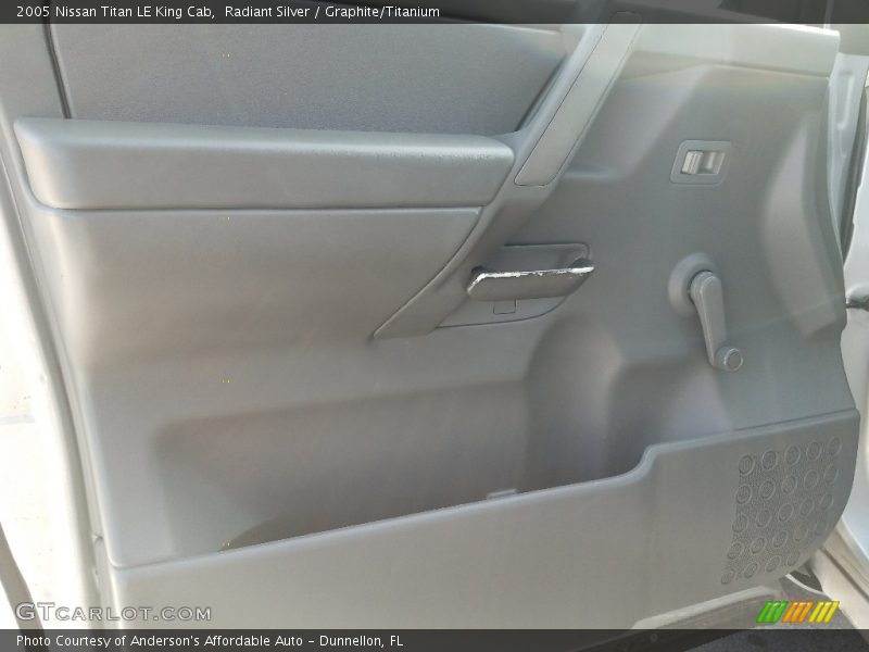 Radiant Silver / Graphite/Titanium 2005 Nissan Titan LE King Cab