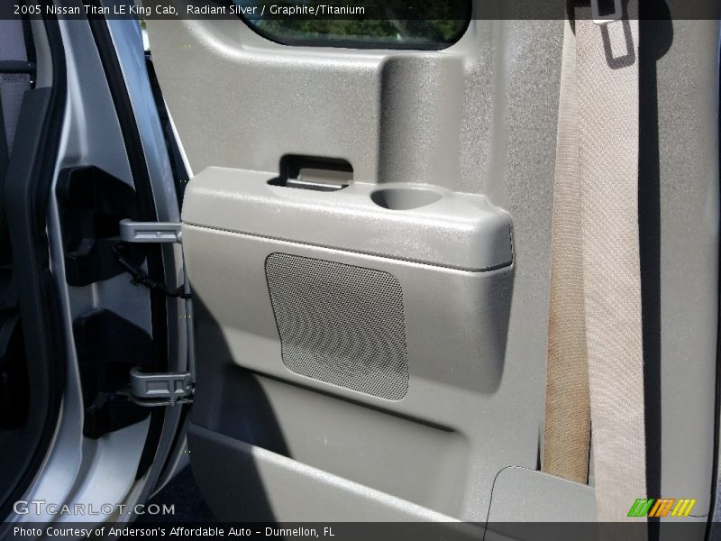 Radiant Silver / Graphite/Titanium 2005 Nissan Titan LE King Cab