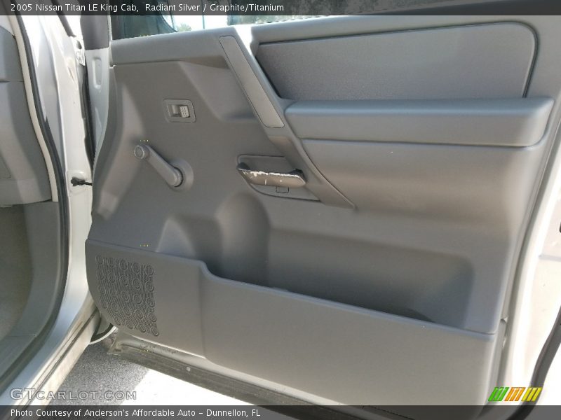 Radiant Silver / Graphite/Titanium 2005 Nissan Titan LE King Cab
