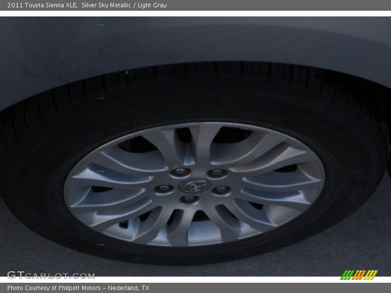 Silver Sky Metallic / Light Gray 2011 Toyota Sienna XLE