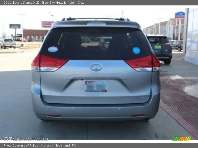Silver Sky Metallic / Light Gray 2011 Toyota Sienna XLE