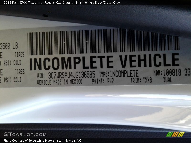 Bright White / Black/Diesel Gray 2018 Ram 3500 Tradesman Regular Cab Chassis